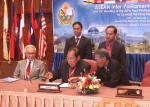 140513_SIGNING OF THE REPORT OF THE 10TH AIFOCOM MEETING BY HIS EXCELLENCY PEHIN DATO ISA BIN IBRAHIM
