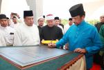 Keberangkatan KDYMM Paduka Seri Baginda Sultan Menunaikankan Sembahyang Fardu Jumaat Pertama